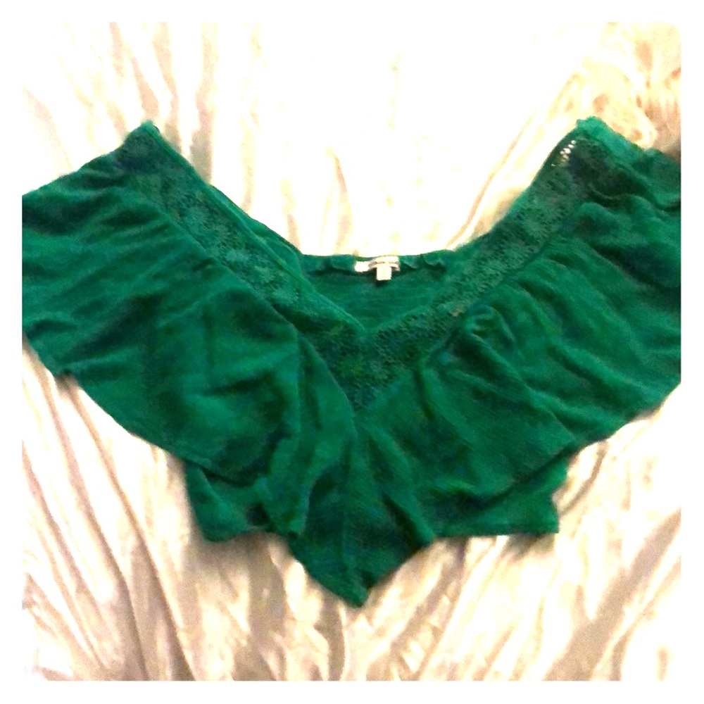 Green ruffle Crop Top by bleuh ciel 💚